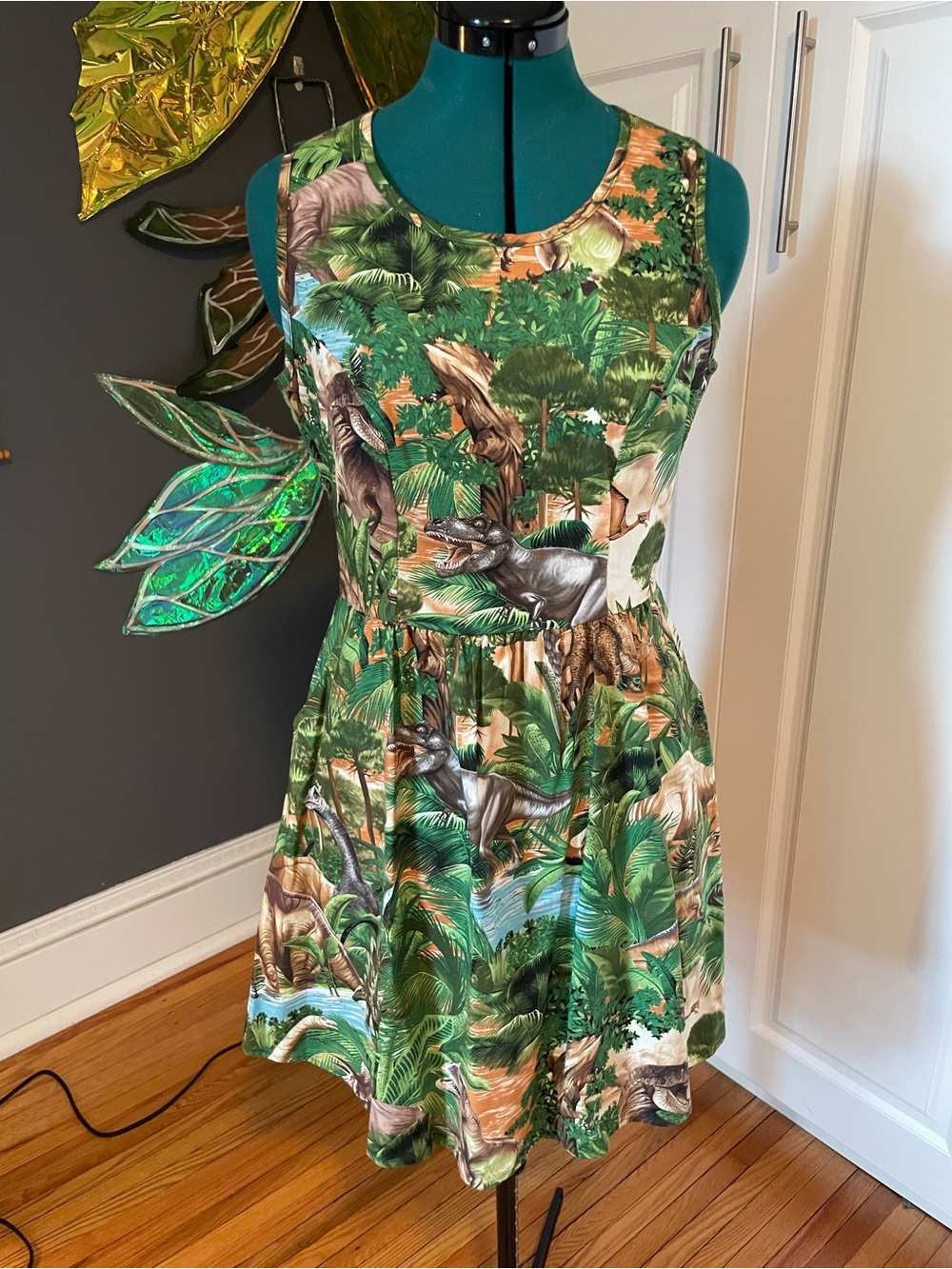 Retrolicious Cotton Dinosaur “Optimist” dress size medium